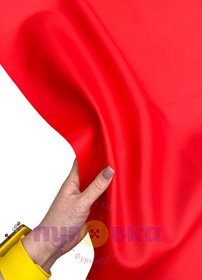 Кожа мебельная красная 